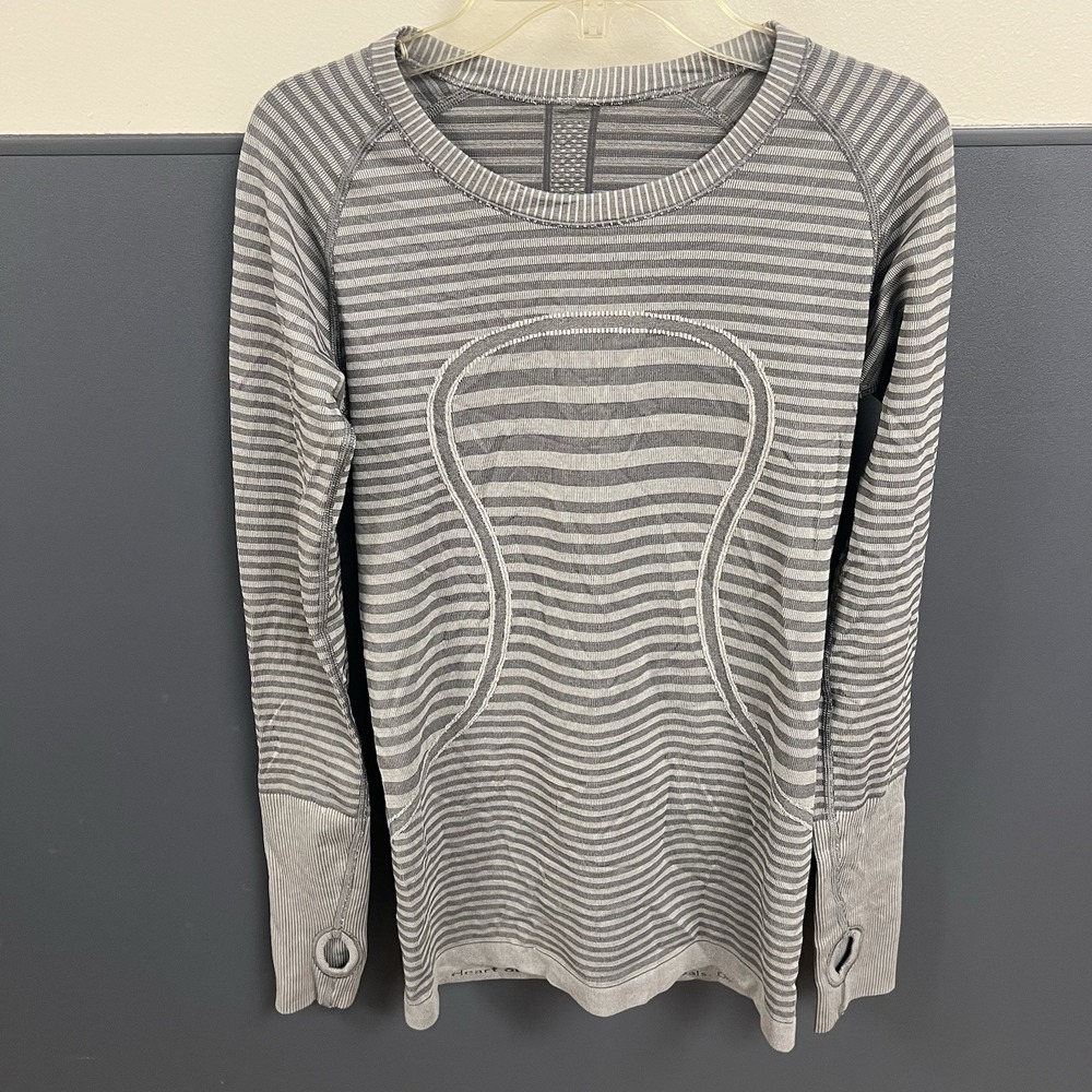 LULULEMON Run Swiftly Black White Gray Striped Long Sleeve Sz‎ 6 Thumbholes